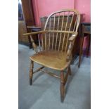 A 19th Century elm Windsor chair