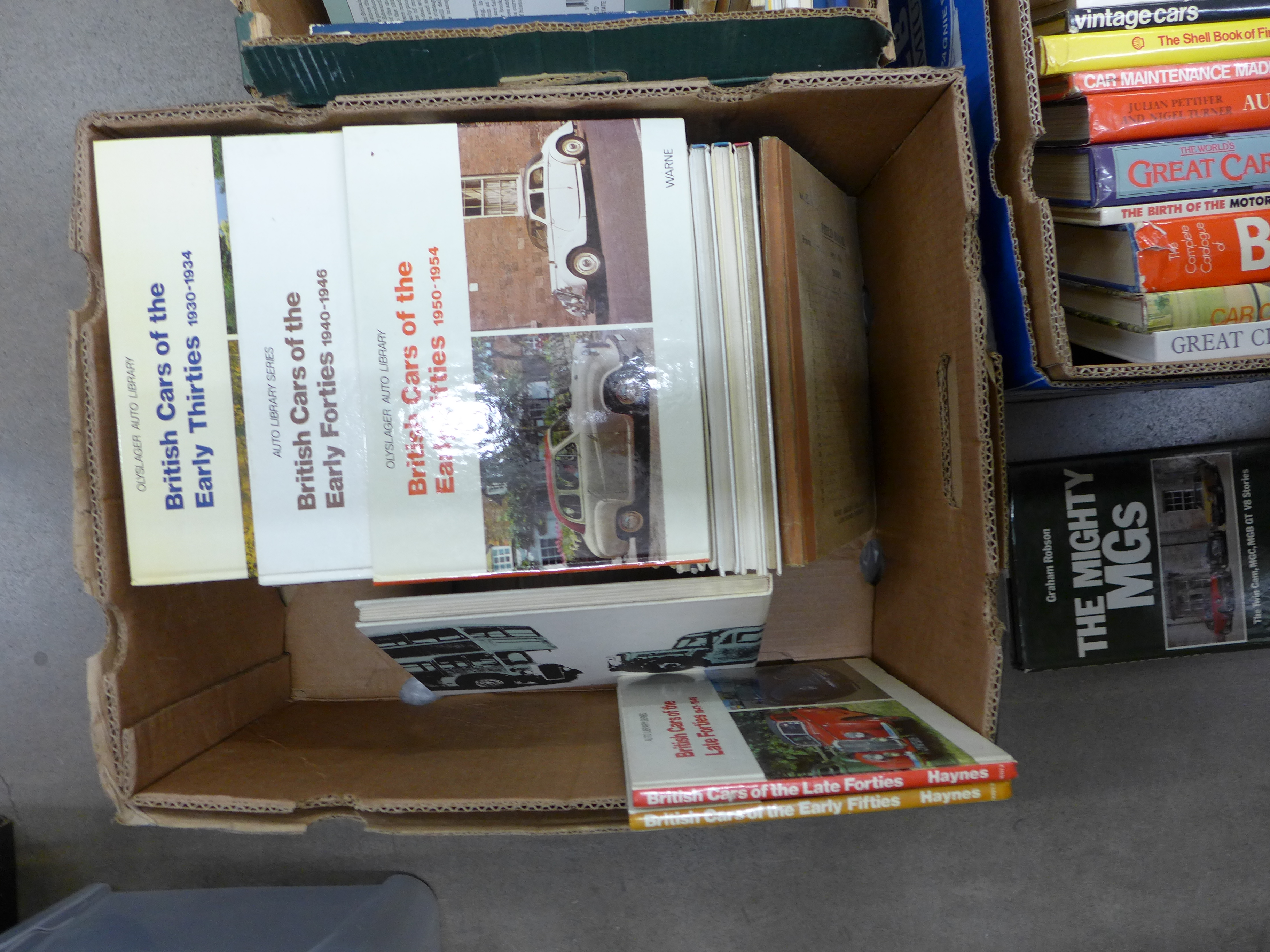 Three boxes of motoring books including an OlySlayer Series on British Cars through the decades, - Bild 4 aus 4