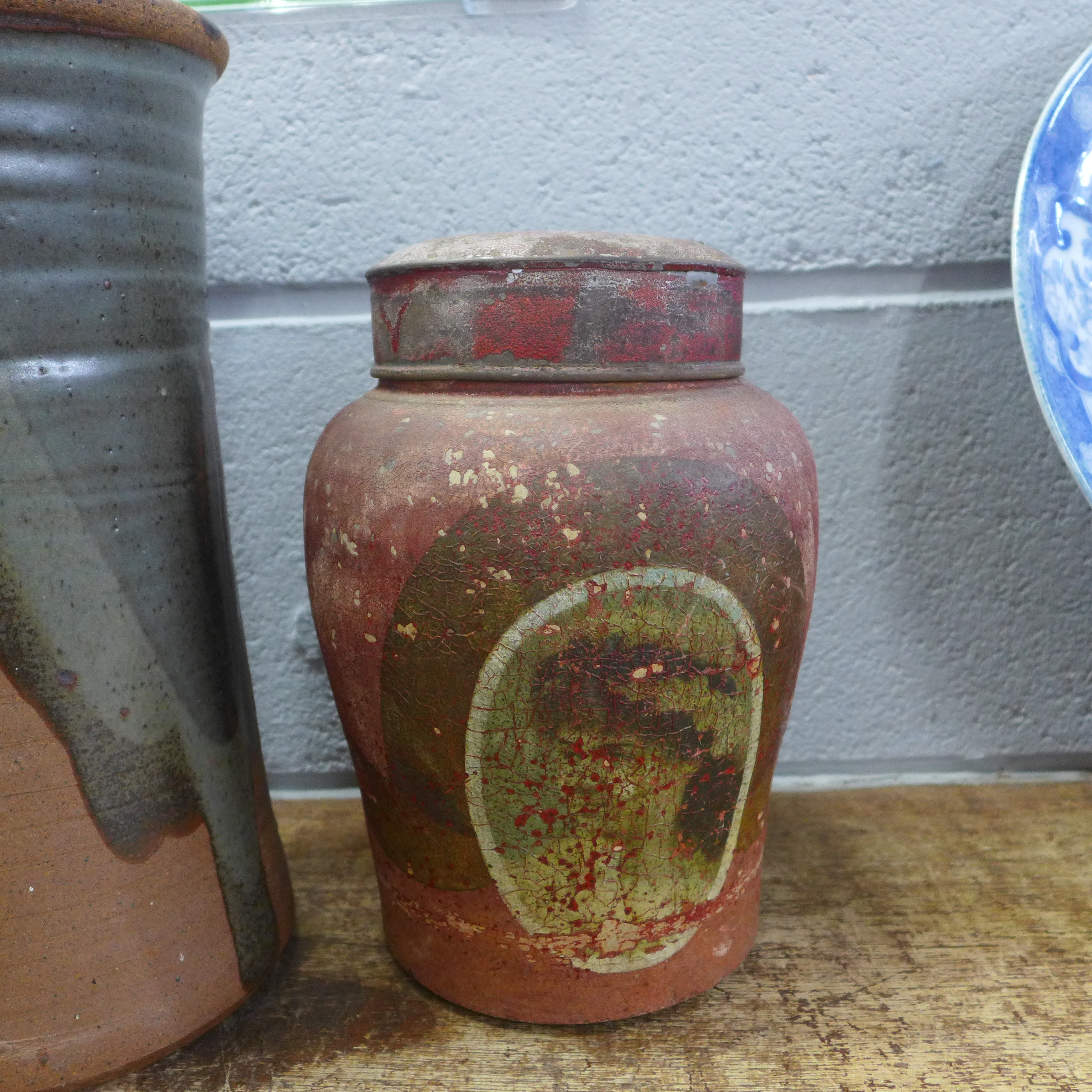 A studio pottery vase, cylindrical vase and a Victorian tea caddy - Bild 2 aus 7