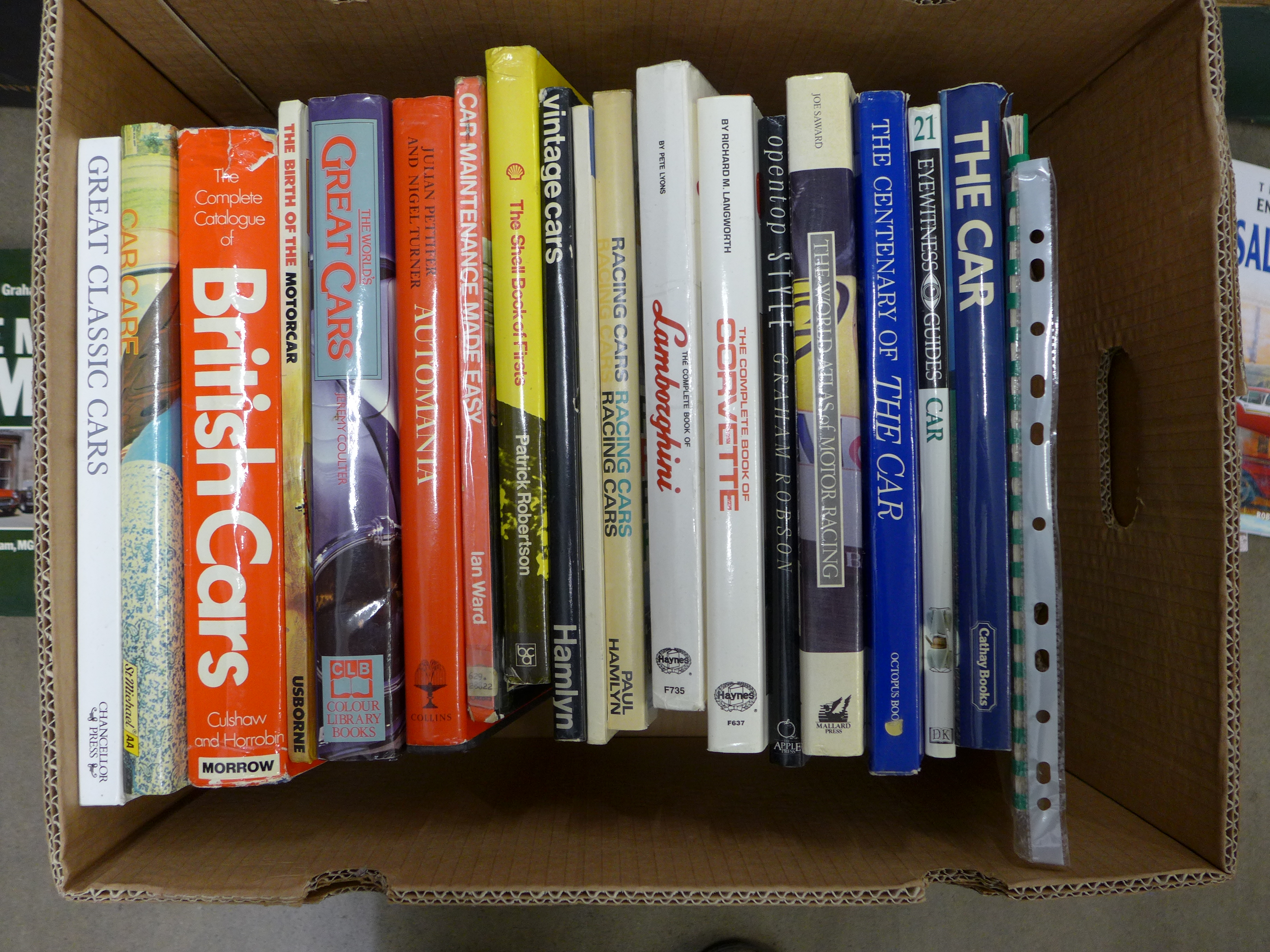 Three boxes of motoring books including an OlySlayer Series on British Cars through the decades, - Bild 2 aus 4