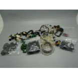 Vintage jewellery plus jet and beads for repair