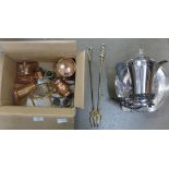 A collection of brass and metalware **PLEASE NOTE THIS LOT IS NOT ELIGIBLE FOR POSTING AND PACKING**