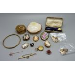 A collection of vintage jewellery and boxes