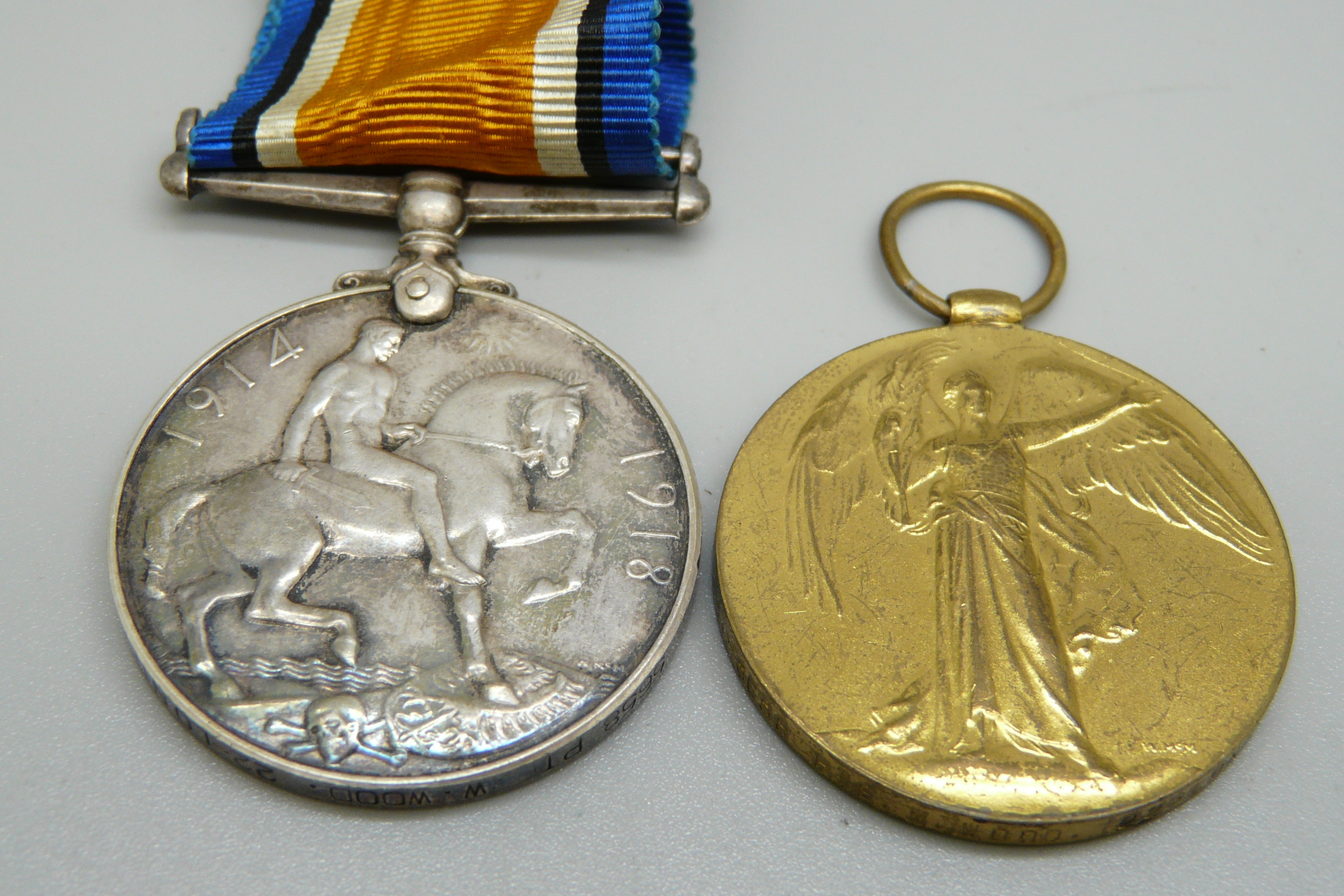 A pair of WWI medals to 5658 Pte. W. Wood, 22-London Regiment - Image 2 of 4