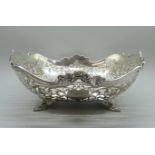 A pierced silver dish, Sheffield 1919, Atkin Brothers, 351g, 20.5cm x 17.5cm