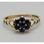 A 9ct gold and sapphire cluster ring, 1.6g, R