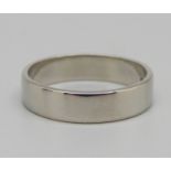 A platinum wedding ring, 7.9g, T