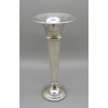 A silver posy vase, 14.5cm