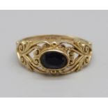 A 9ct gold ring set with a sapphire, 2g, M
