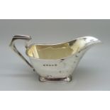 A silver Art Deco sauce boat, Birmingham 1934, 148g