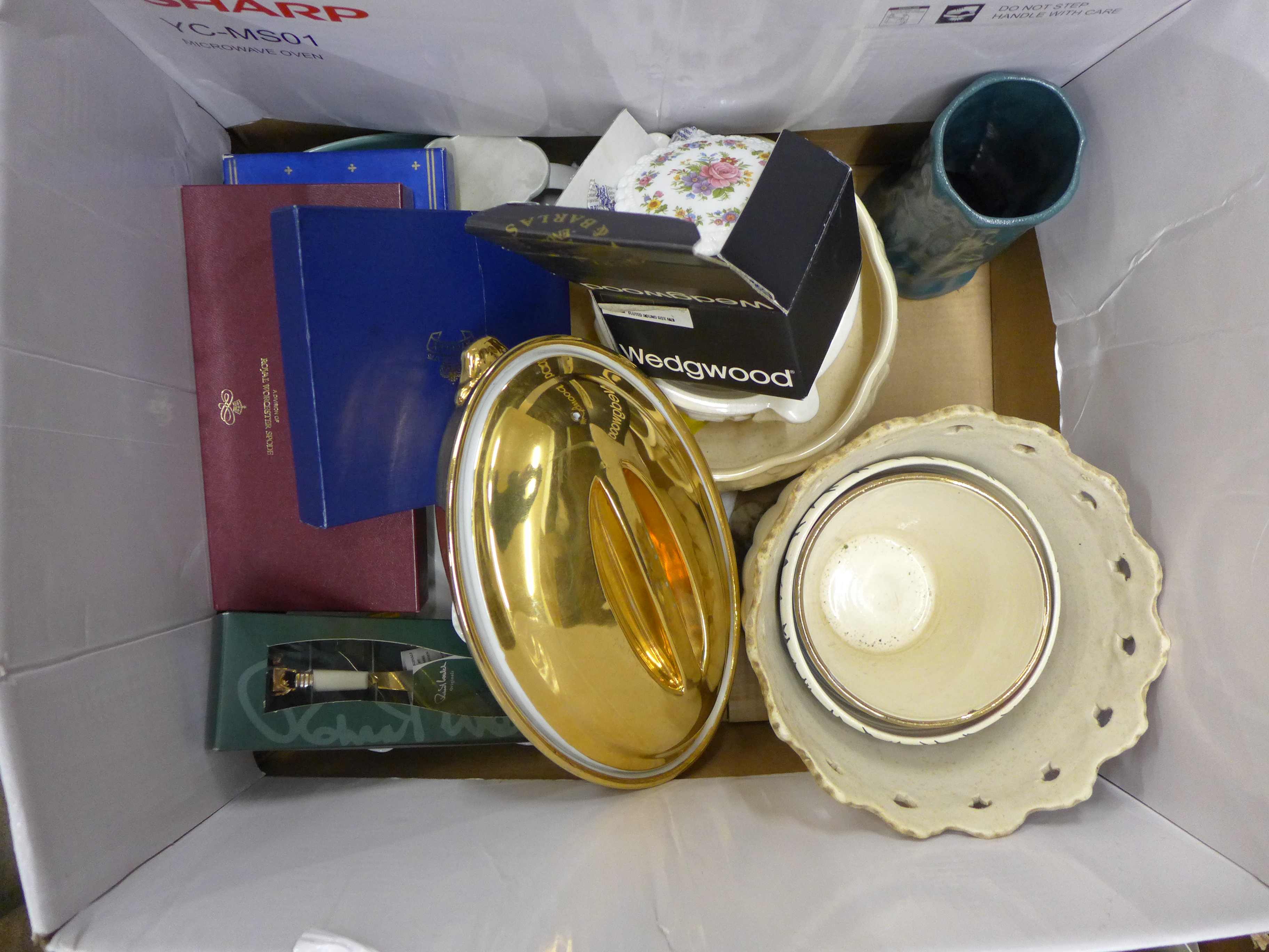 Four boxes of mixed decorative china **PLEASE NOTE THIS LOT IS NOT ELIGIBLE FOR POSTING AND - Image 3 of 5