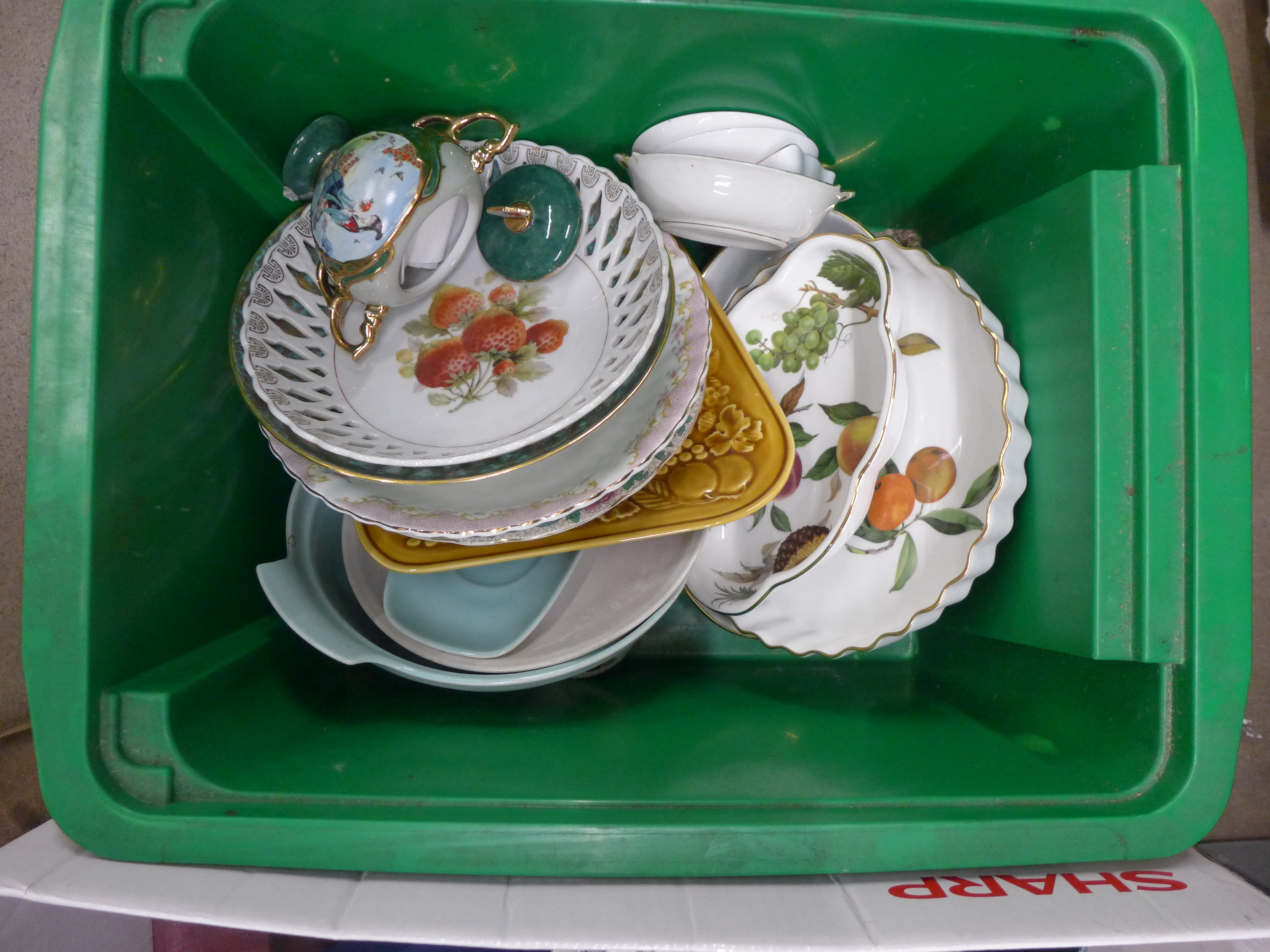 Four boxes of mixed decorative china **PLEASE NOTE THIS LOT IS NOT ELIGIBLE FOR POSTING AND - Image 2 of 5