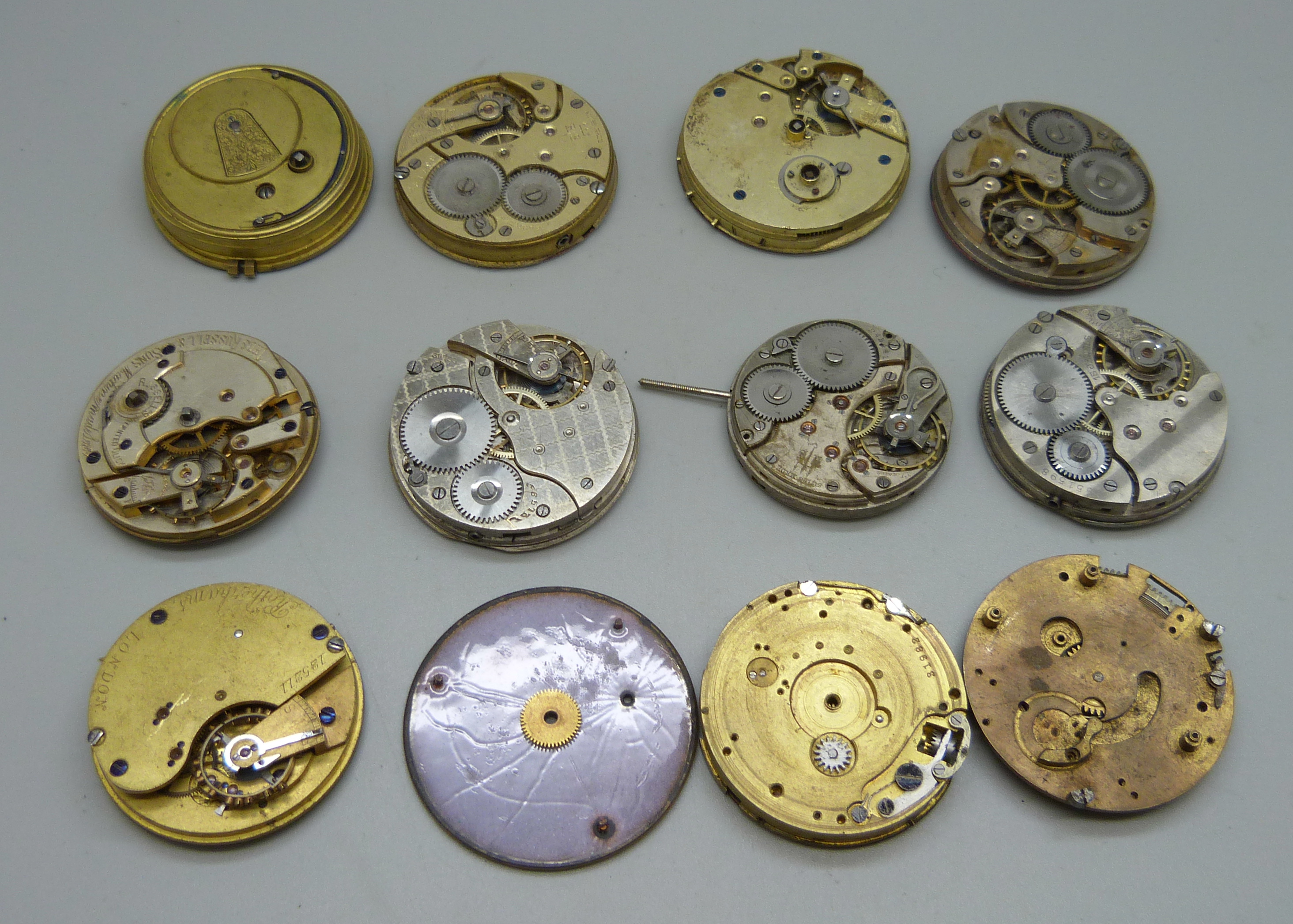 A collection of pocket watch movements - Image 2 of 2