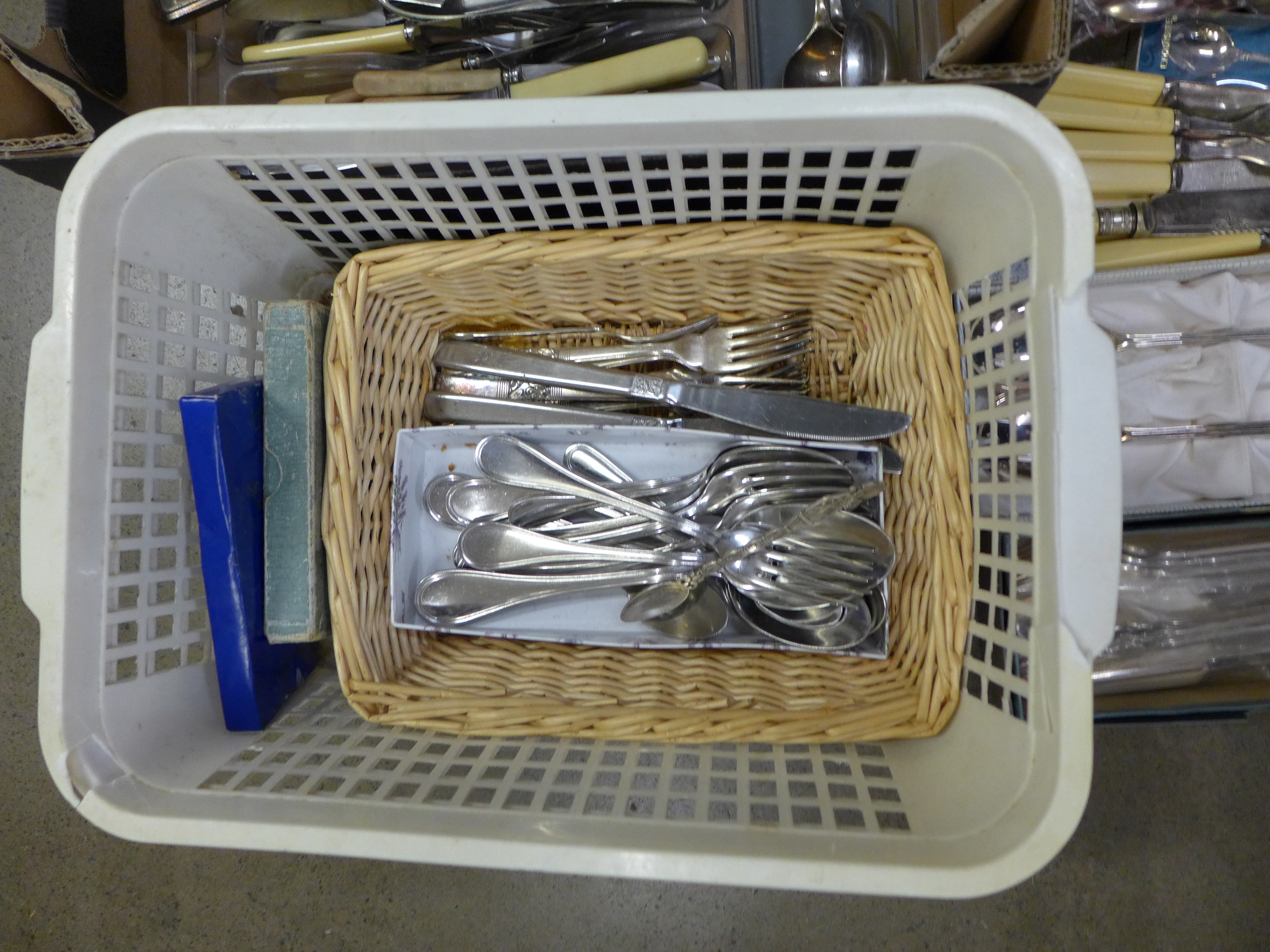 A large box of plated and stainless steel cutlery **PLEASE NOTE THIS LOT IS NOT ELIGIBLE FOR POSTING - Image 2 of 5