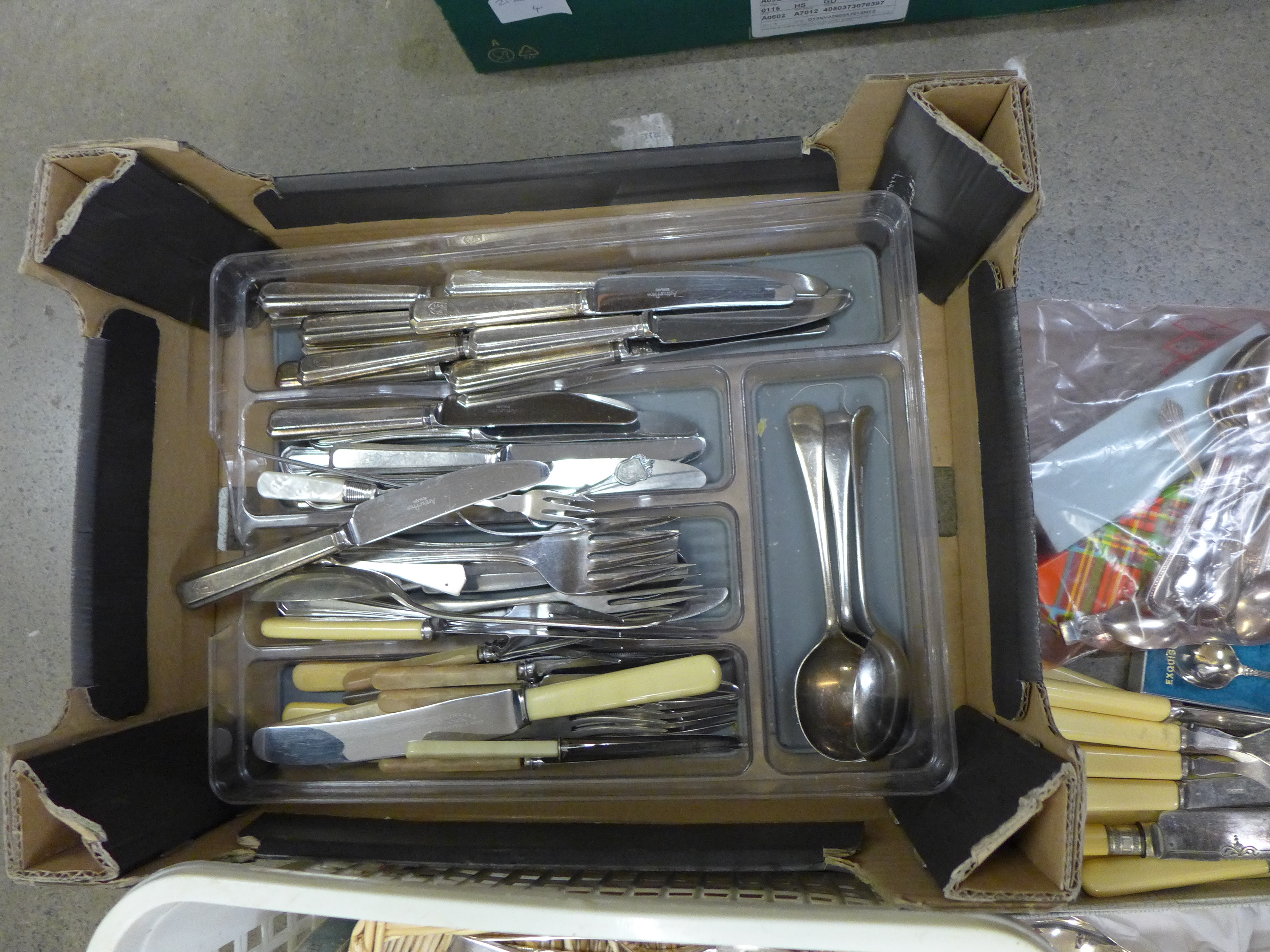 A large box of plated and stainless steel cutlery **PLEASE NOTE THIS LOT IS NOT ELIGIBLE FOR POSTING - Image 3 of 5