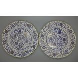 A pair of French porcelain cabinet plates, possibly Limoges, 21cm