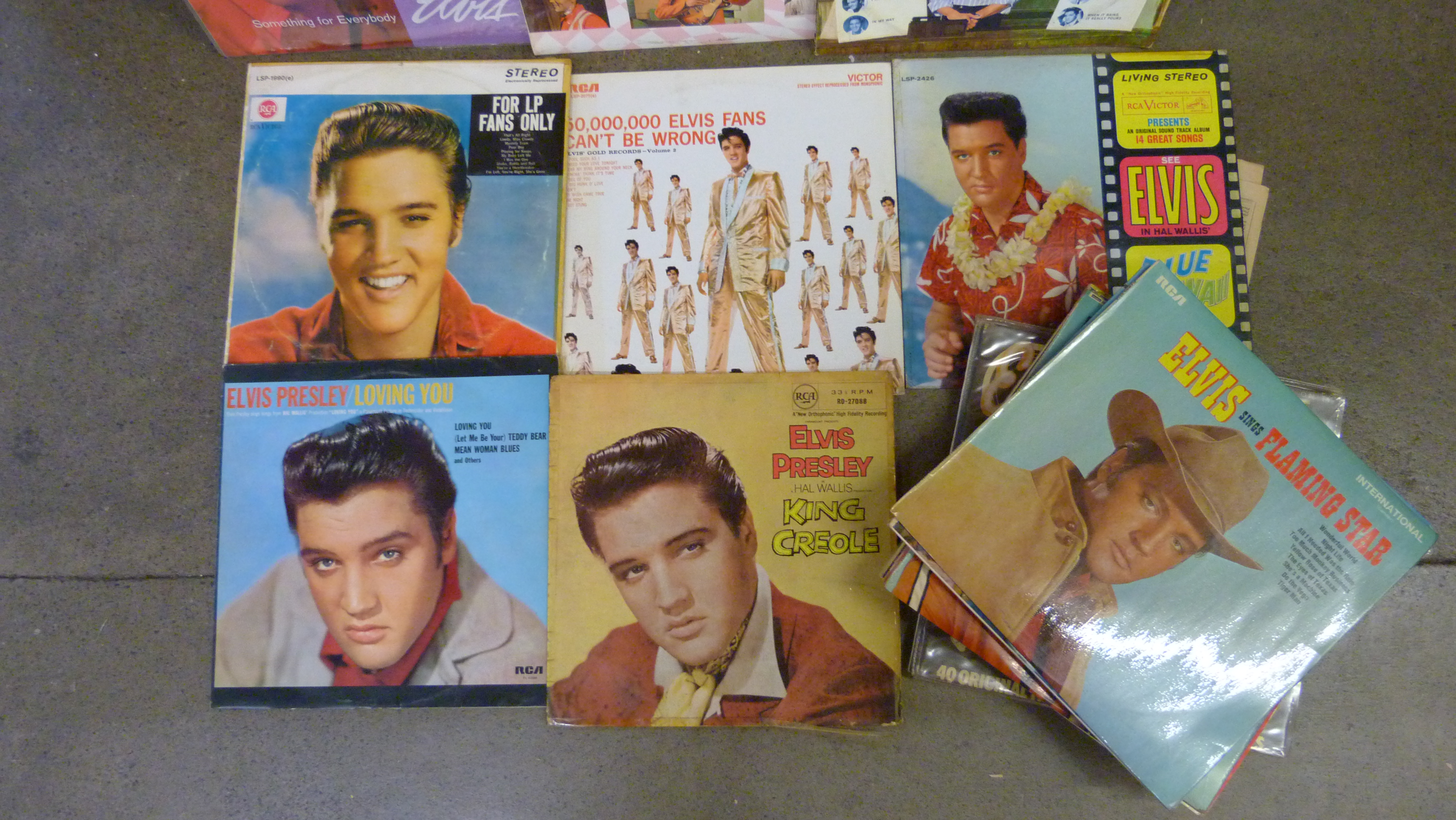 Thirty-two Elvis Presley LP records including film sound tracks - Image 2 of 3