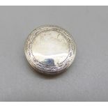 A George III silver patch box, Birmingham 1802, maker IT, diameter 25mm