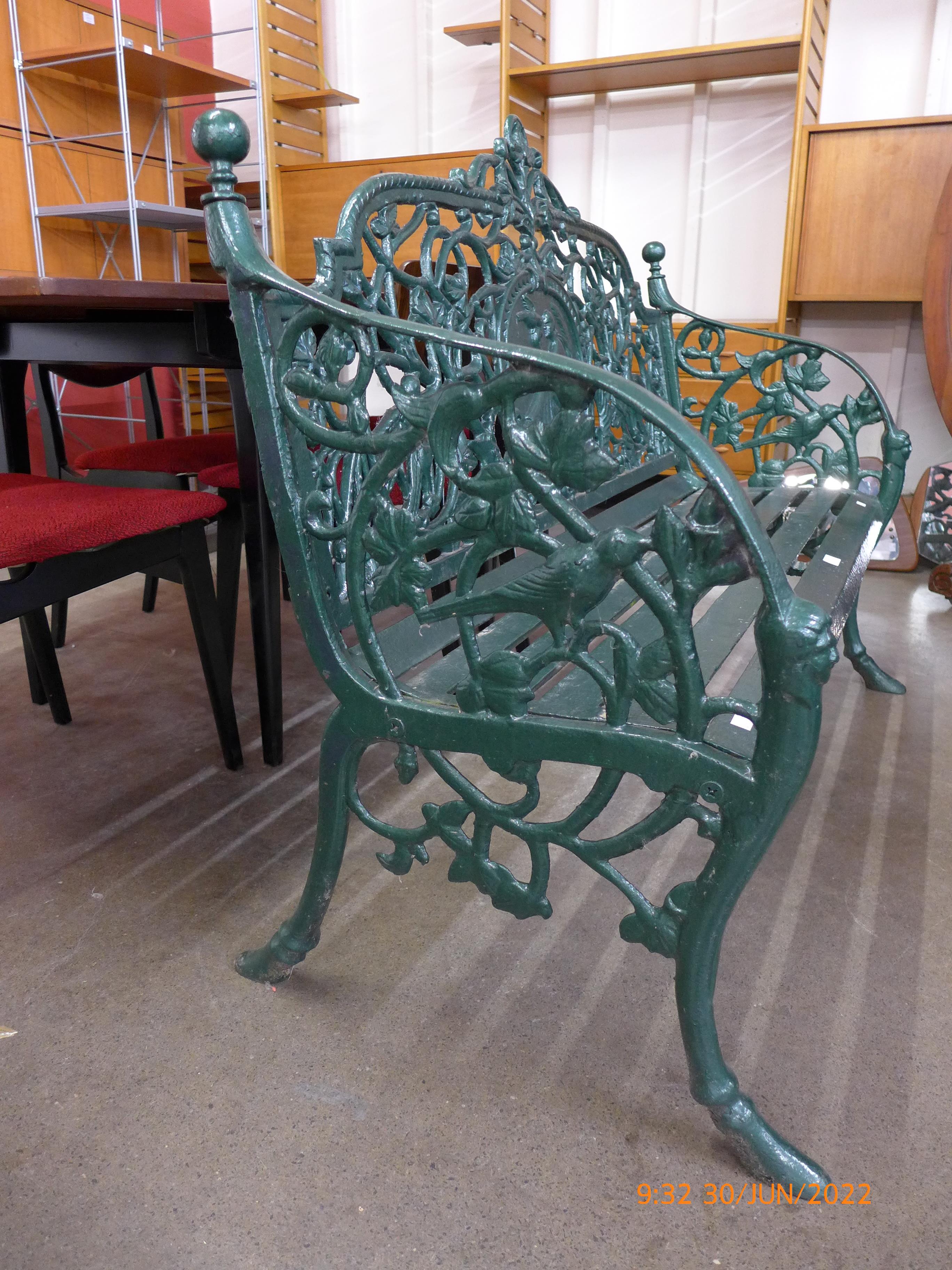 A Victorian style painted cast iron garden bench - Image 3 of 4