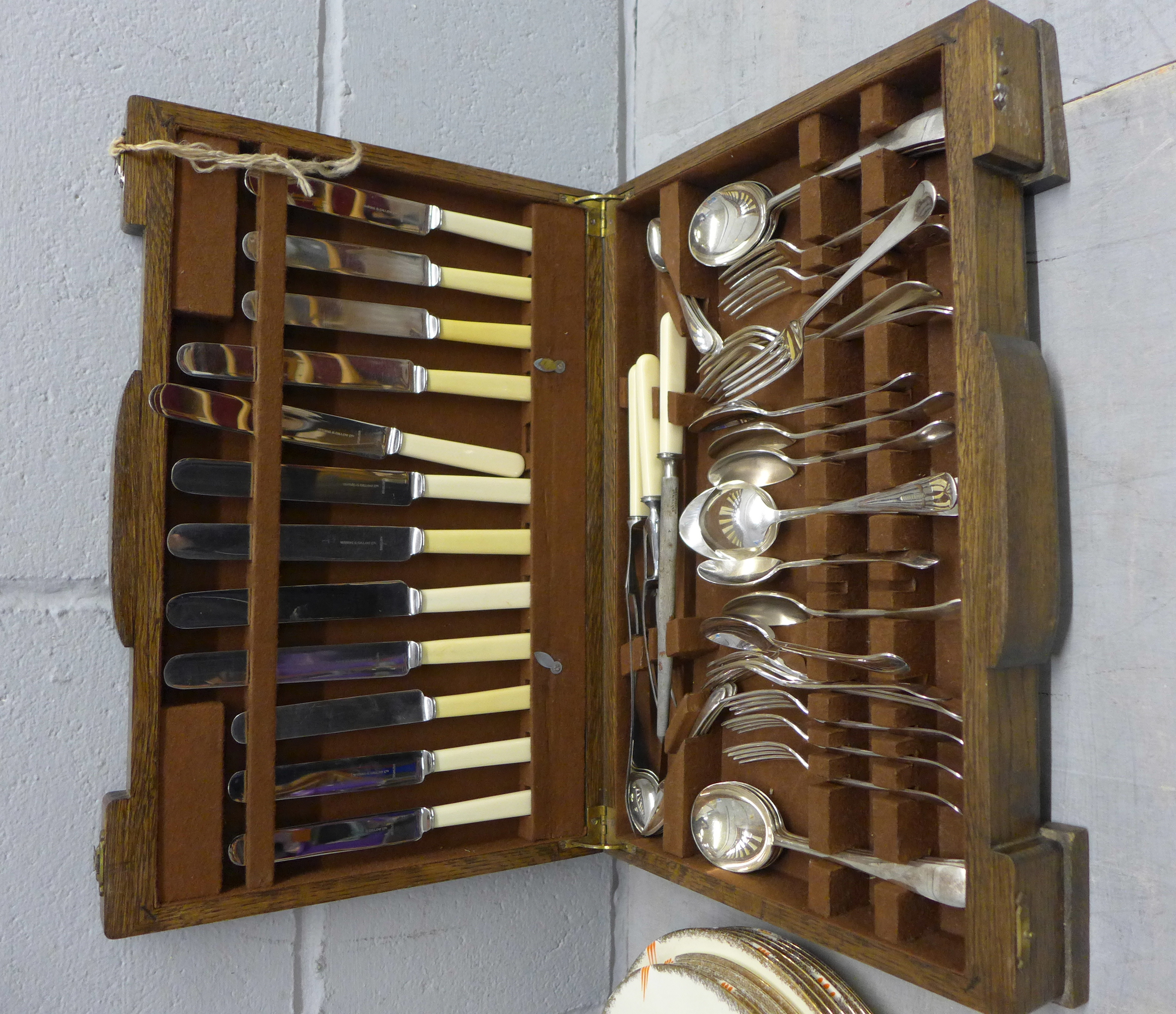A Waring & Gillows plated canteen of cutlery and a collection of dinnerware **PLEASE NOTE THIS LOT - Image 3 of 3