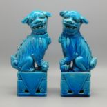 A pair of blue ceramic Dogs of Foe, 16cm