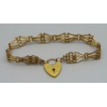 A 9ct gold gate bracelet with 9ct gold padlock fastener, 6.1g