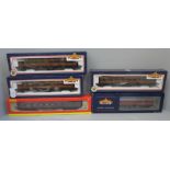 Five 00 gauge model rail carriages; four Bachmann and one Hornby, including 34-226, 34-252 and 34-