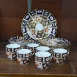 Royal Crown Derby Imari 2451 pattern tea ware, (three sizes of cups)