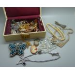 Jewellery box and costume jewellery