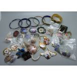 Jewellery, including bangles and brooches