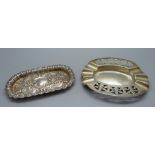 Two silver trays, 73g, 12cm