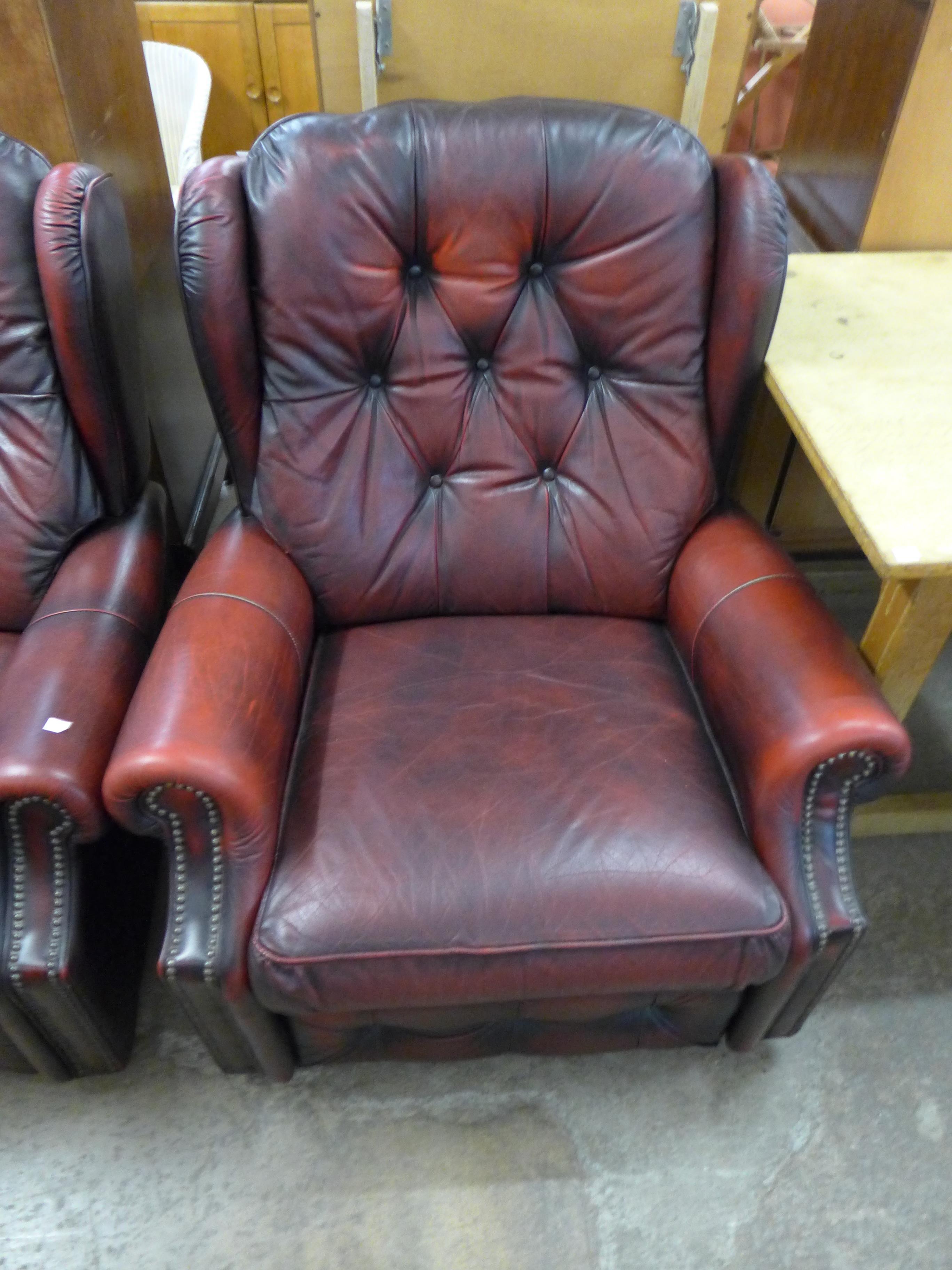 A red leather buttoned sofa and armchair - Image 3 of 3