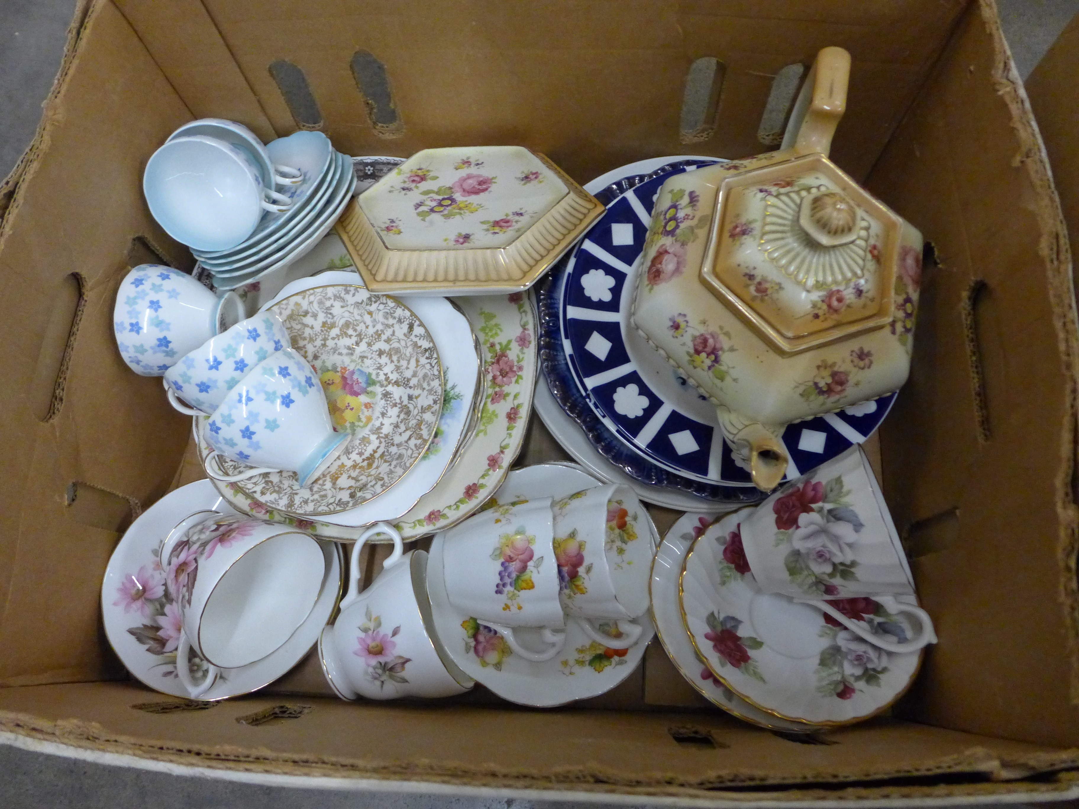 Two boxes of mixed china and a box of crested china including Goss **PLEASE NOTE THIS LOT IS NOT - Image 2 of 4