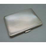 A silver cigarette case, 174g, 82mm x 112mm
