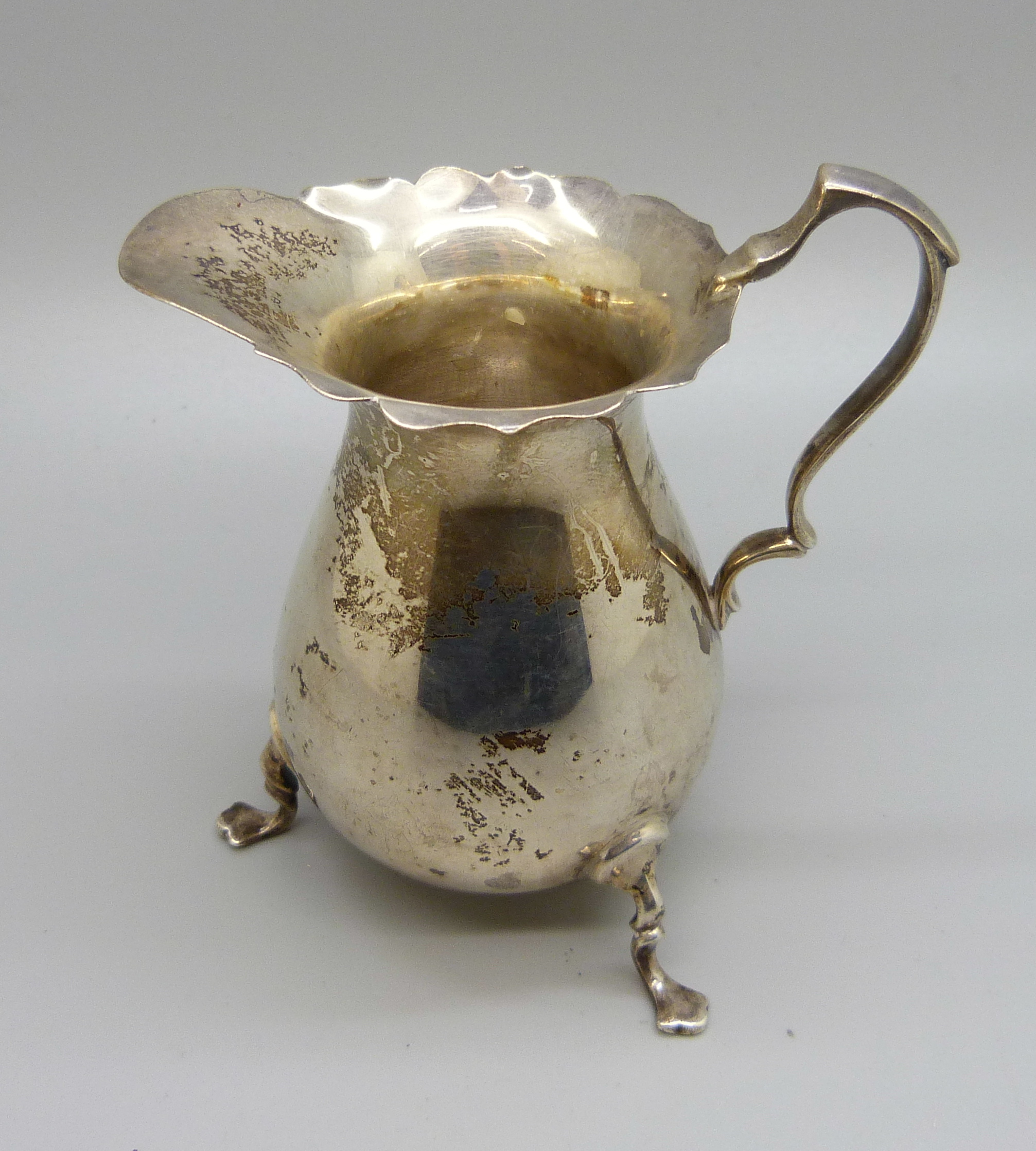 A silver cream jug, 92g - Image 3 of 3