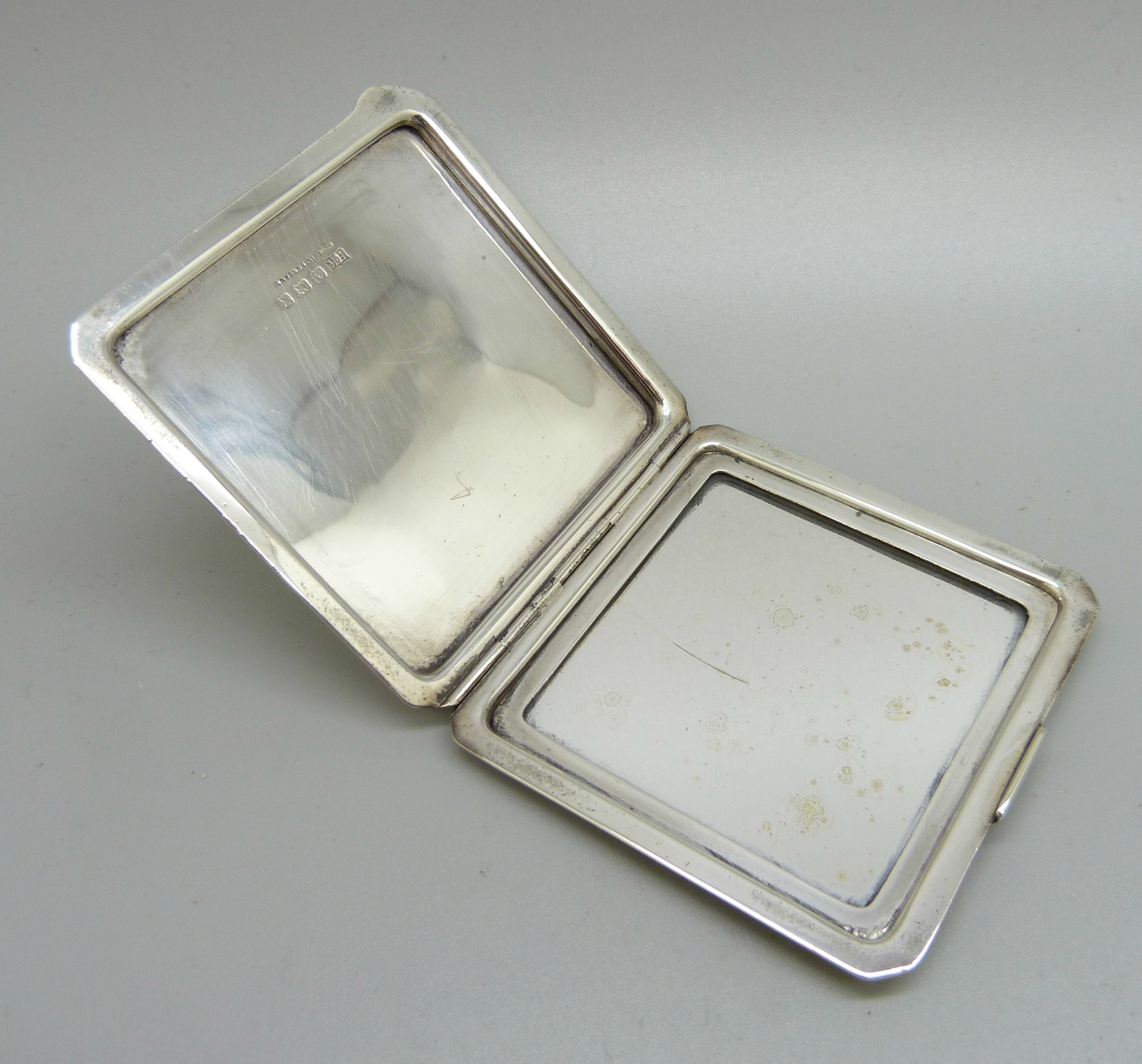 A silver compact - Image 3 of 3