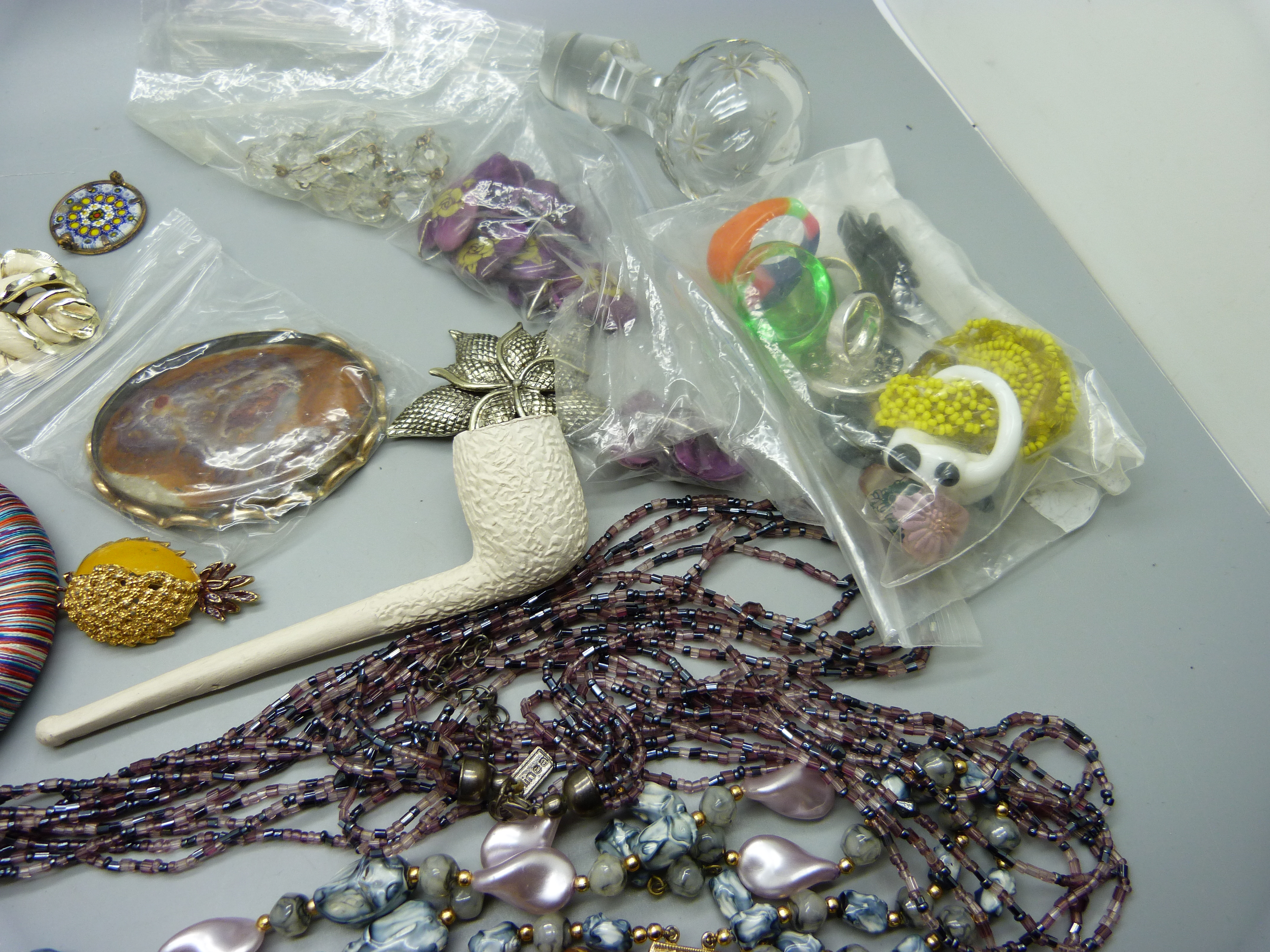 Costume jewellery, etc. - Image 3 of 3