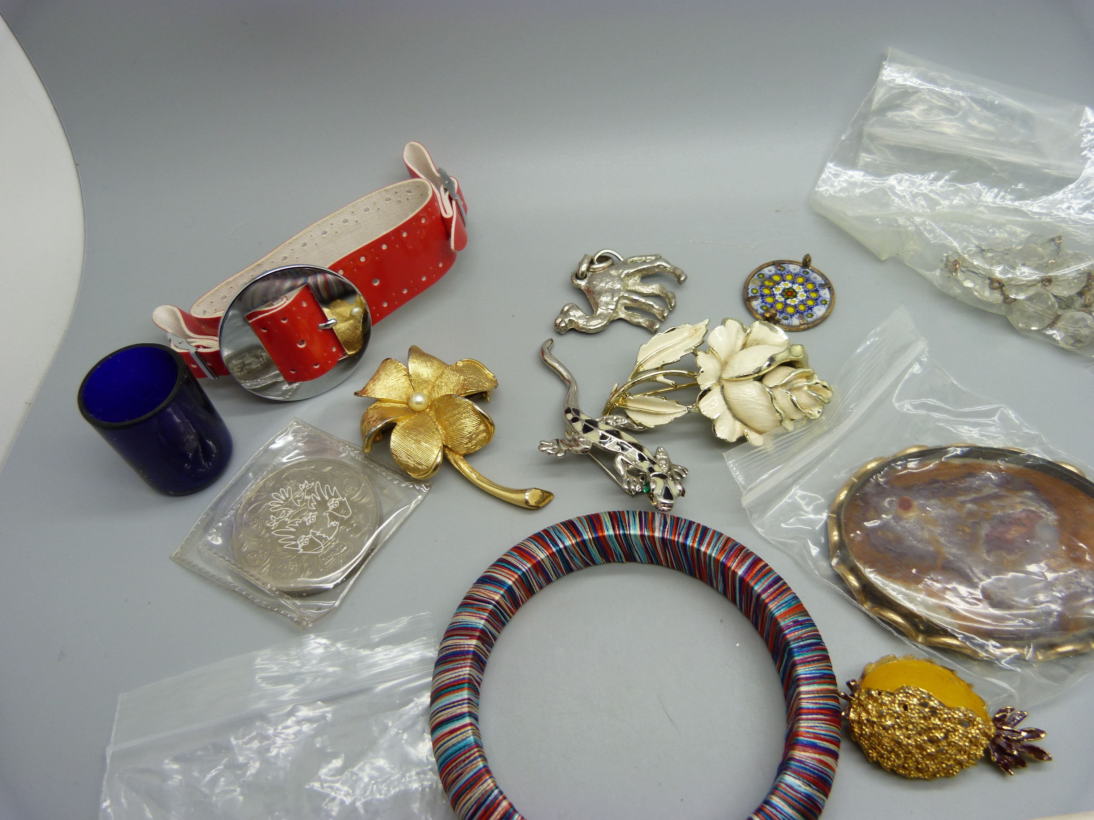 Costume jewellery, etc. - Image 2 of 3