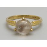 A 14k gold moonstone solitaire ring, 2.1g, K