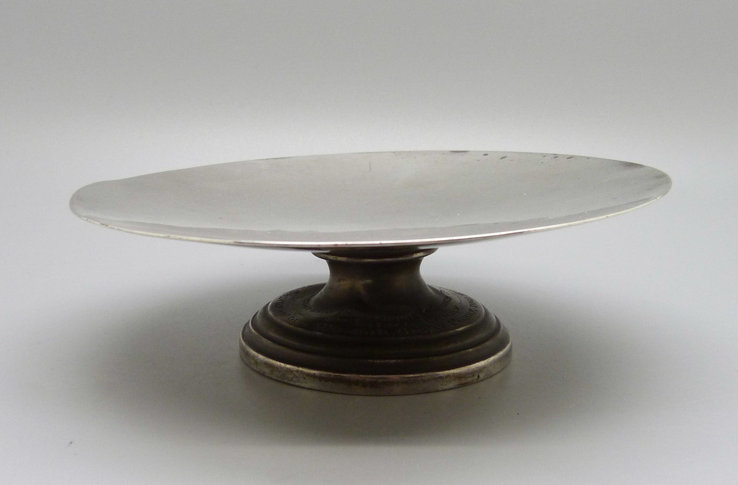 A silver dish, Birmingham 1912, 147g, diameter 132mm, base/foot dented