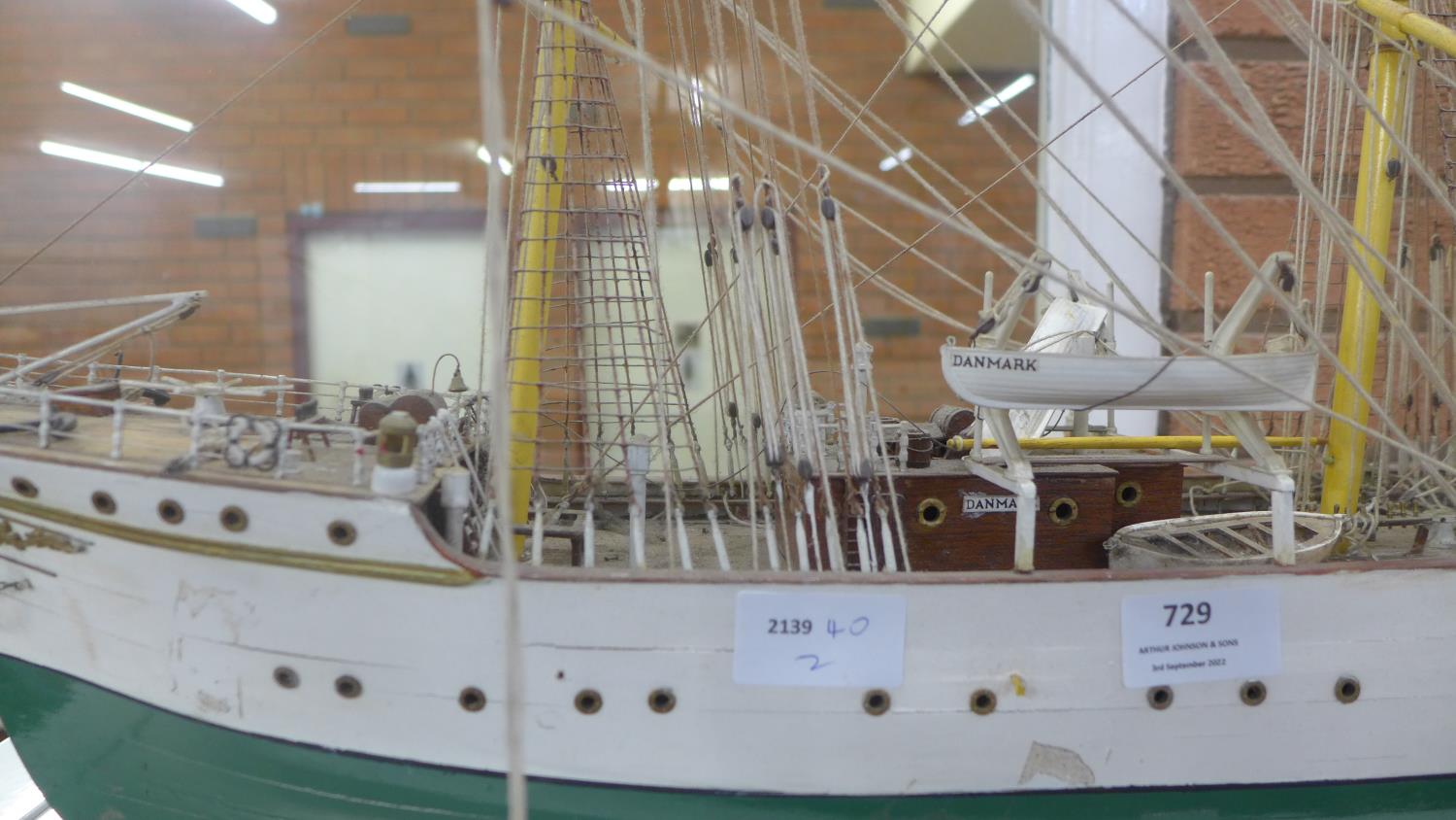 A model of a tall masted ship, 85cm long **PLEASE NOTE THIS LOT IS NOT ELIGIBLE FOR POSTING AND - Image 2 of 4