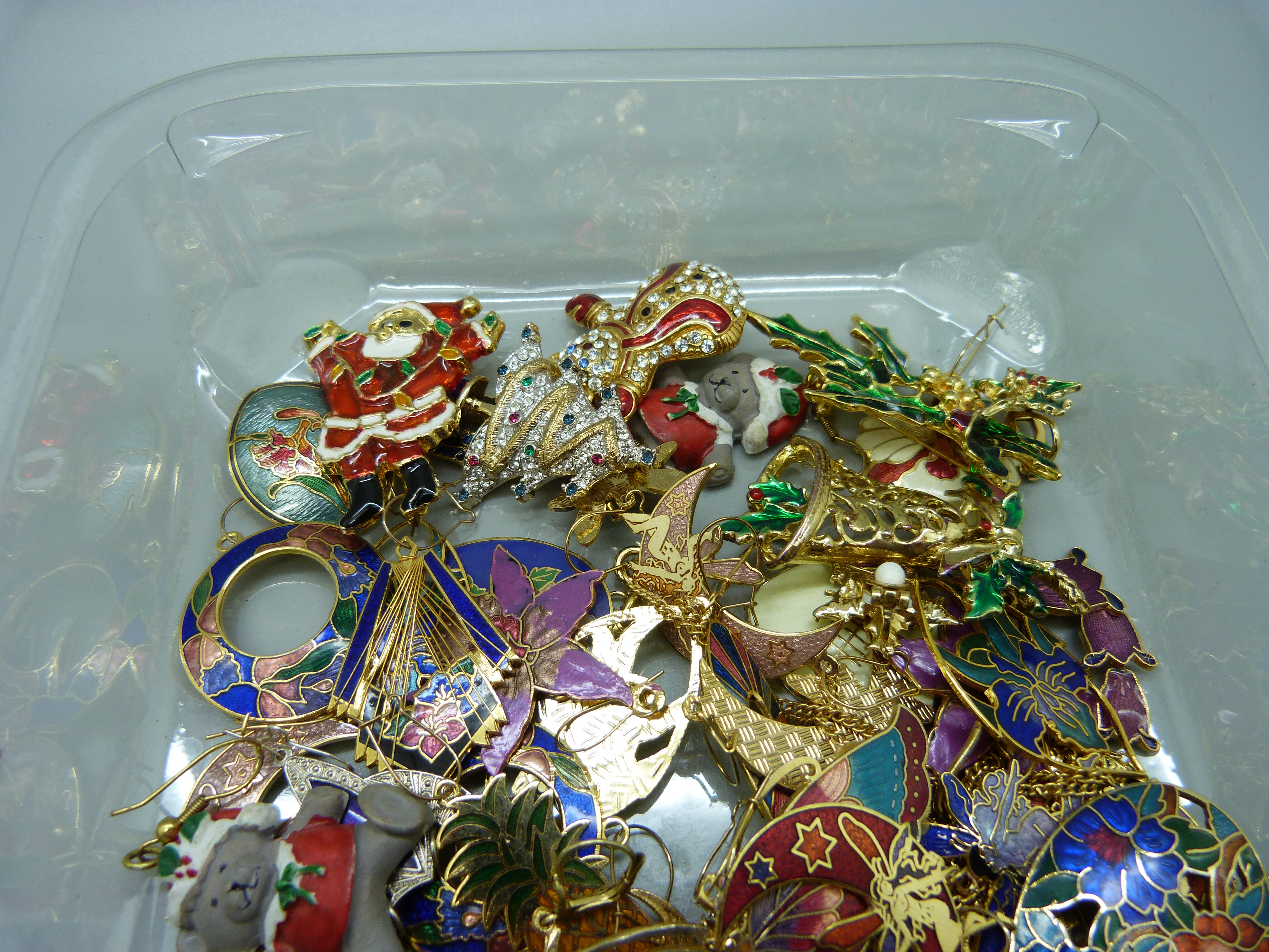 A collection of cloisonne enamel jewellery, etc. - Image 3 of 3