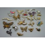 Animal and butterfly themed costume brooches and a pendant, one brooch lacking pin