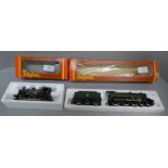 A Hornby model locomotive and tender, Leeds United, box a/f and R157 SR E2 loco, black livery, boxed