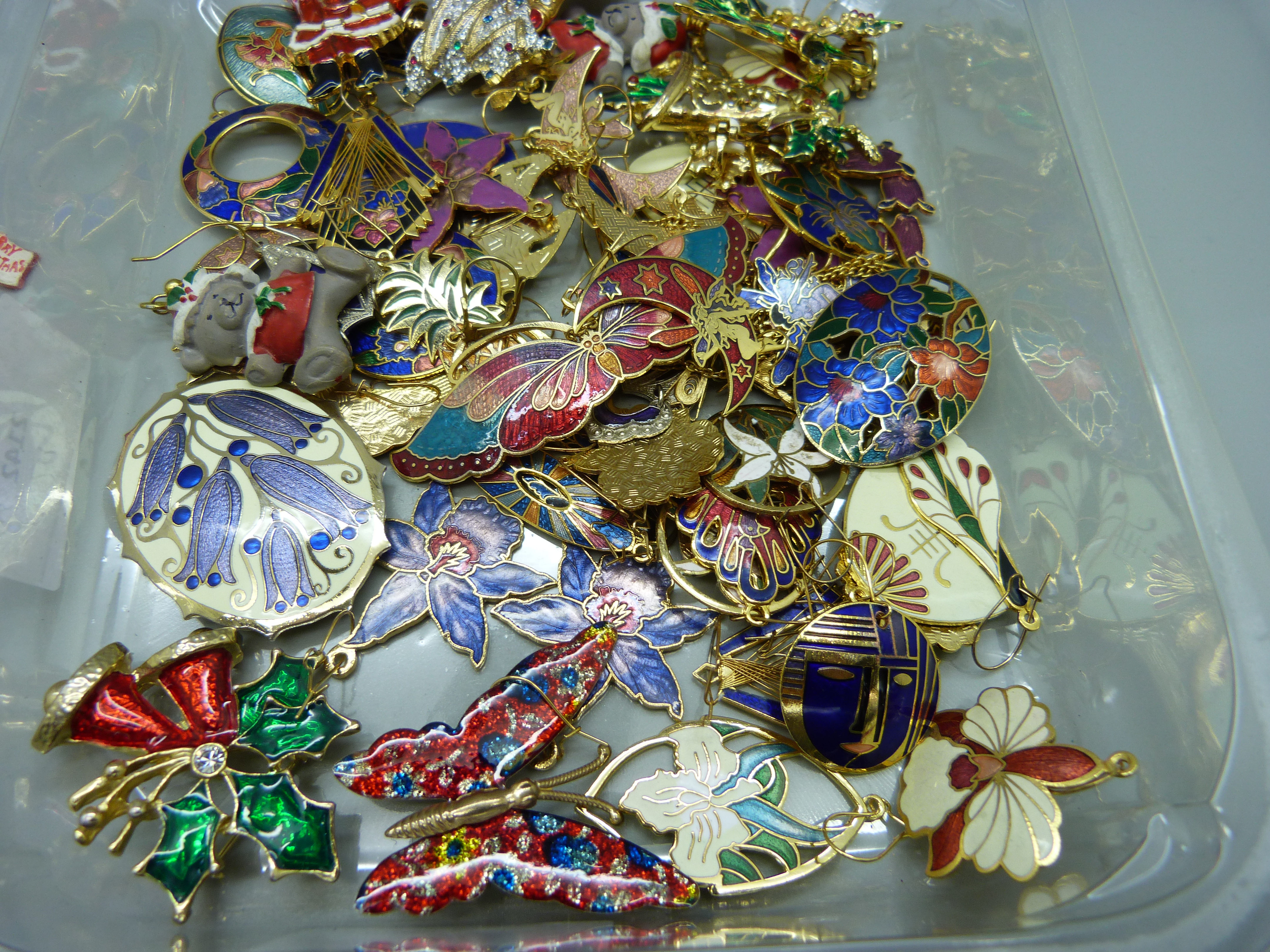 A collection of cloisonne enamel jewellery, etc. - Image 2 of 3