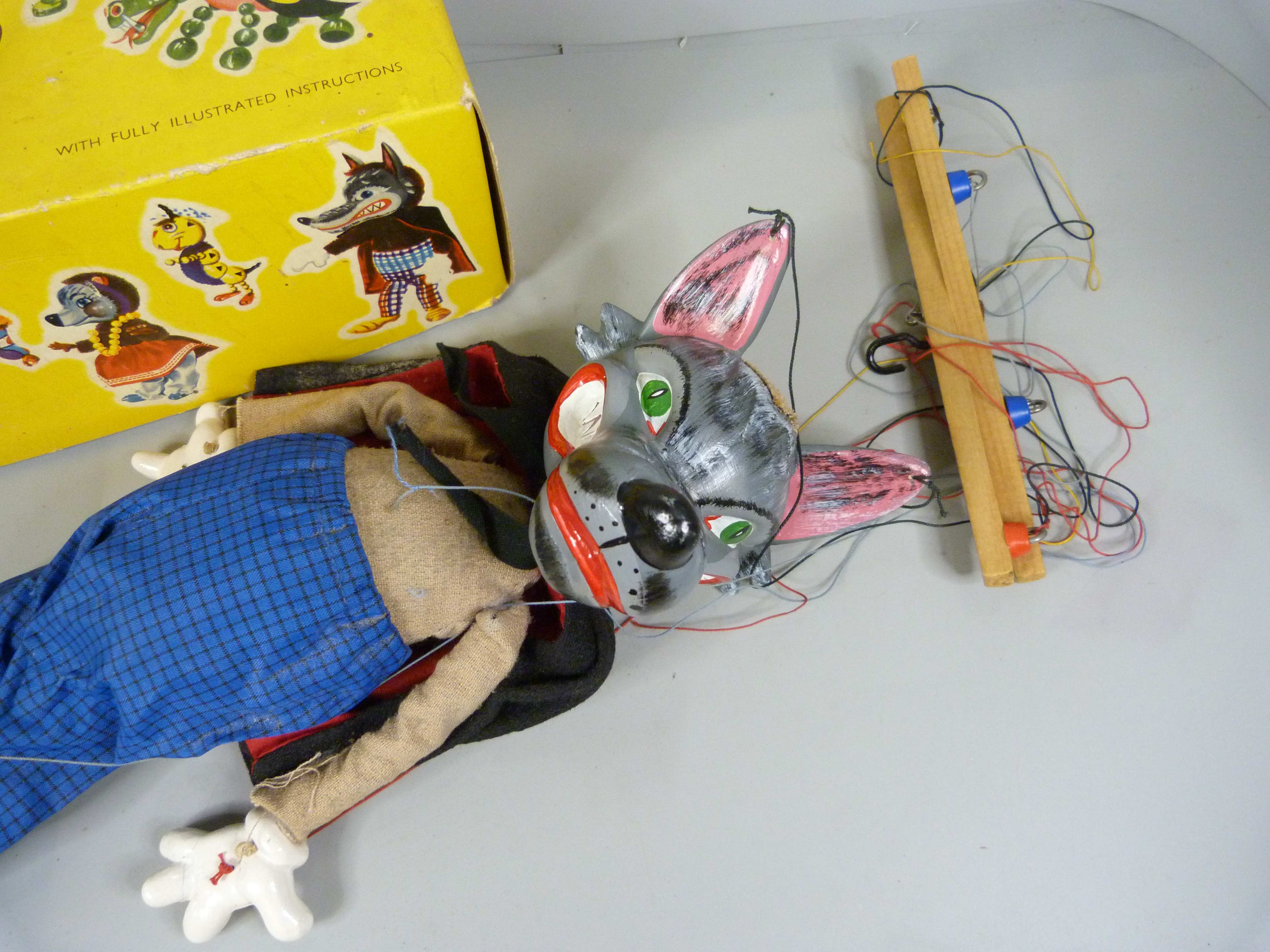 A Pelham puppet, Wolf, box a/f - Bild 2 aus 2