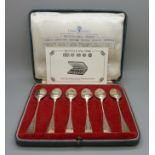 A set of six silver spoons, British Hall Marks, 1935 Jubilee, cased with certificate, 95g