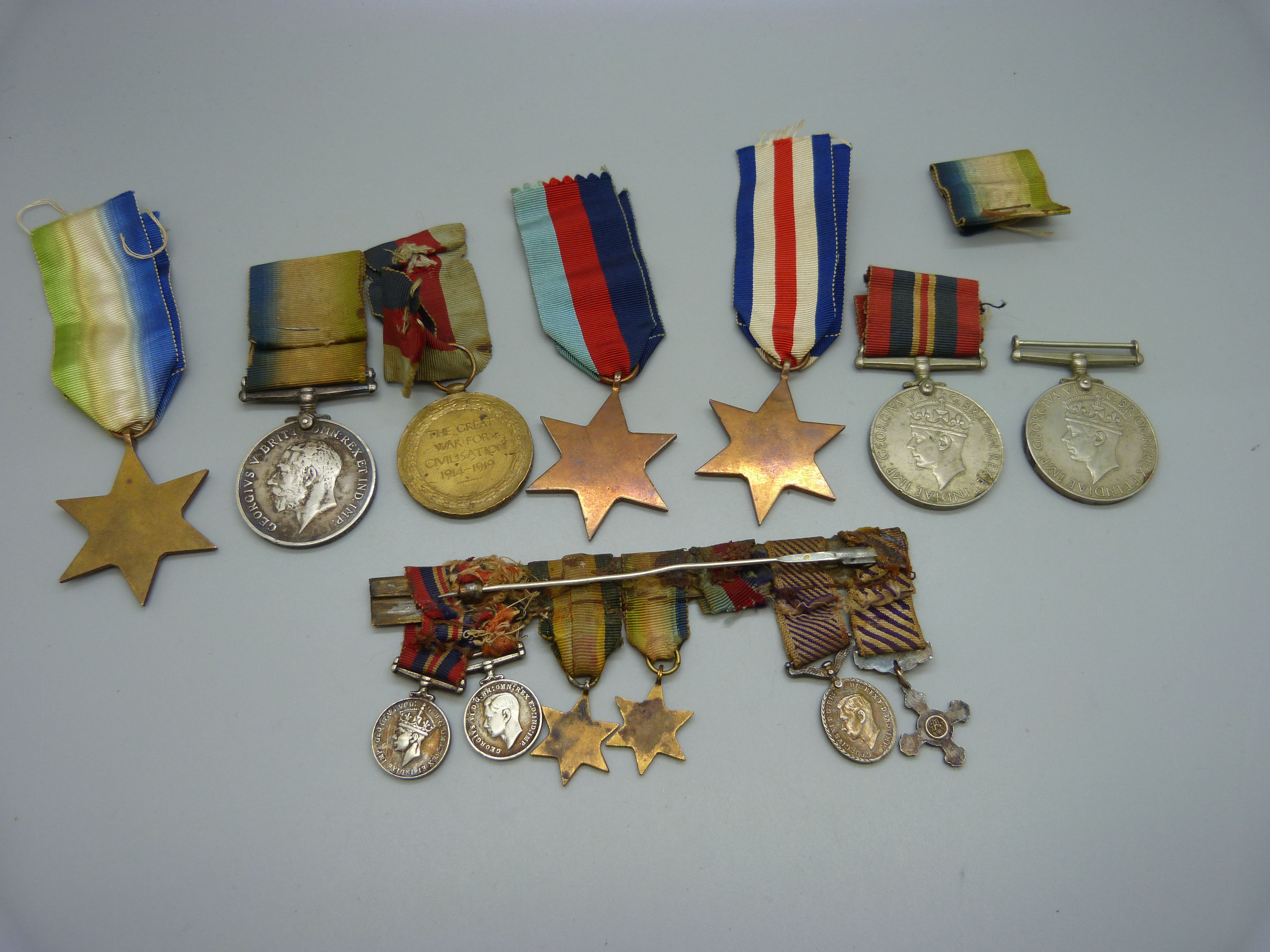 A pair of WWI medals to 7-4551 Pte. H. Lock North'd Fus., rims a/f, five WWII medals and a medal - Bild 5 aus 7