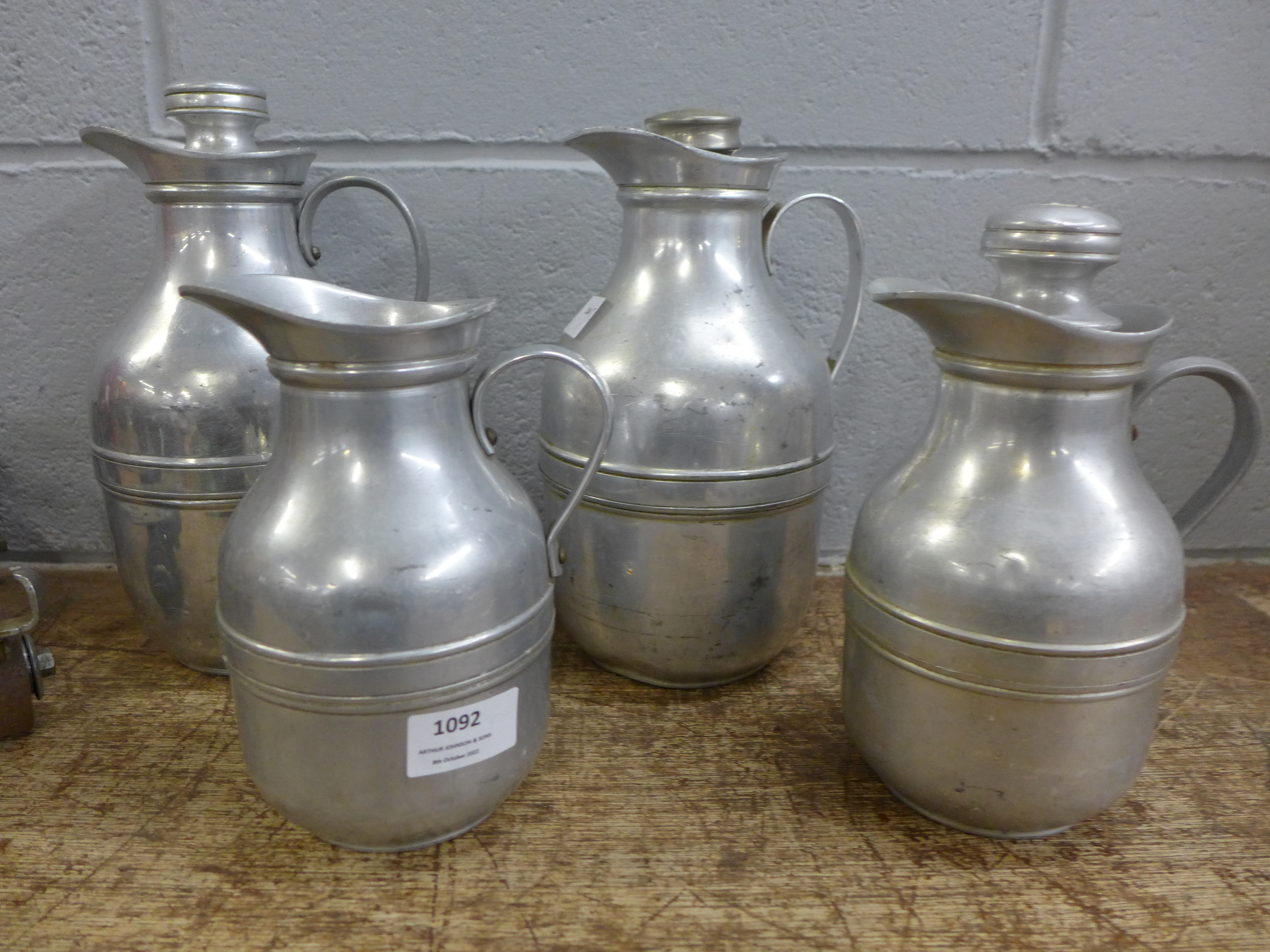 Four early Thermos flasks, one lacking stopper and a pair of early roller skates - Bild 3 aus 3