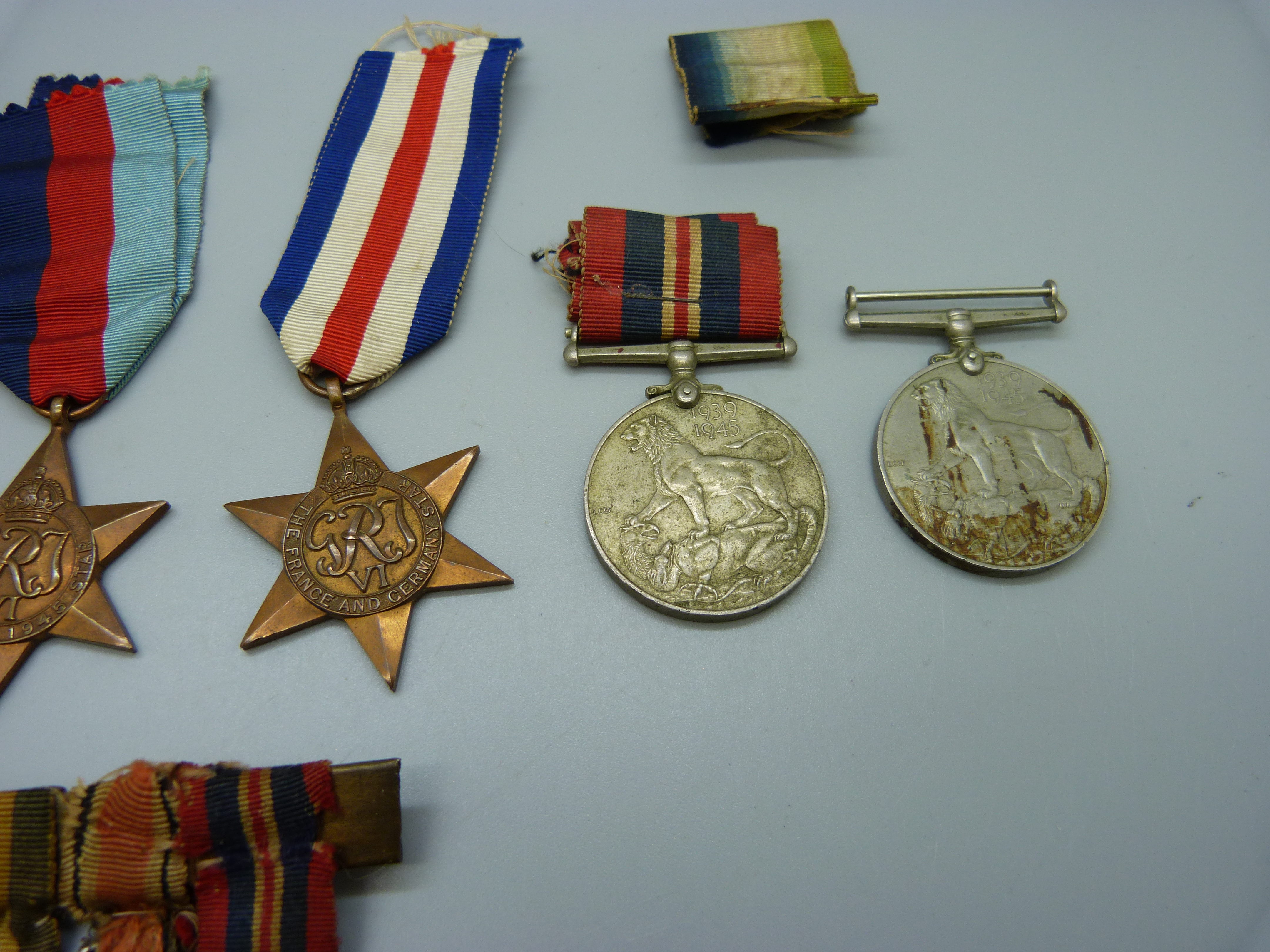 A pair of WWI medals to 7-4551 Pte. H. Lock North'd Fus., rims a/f, five WWII medals and a medal - Bild 4 aus 7